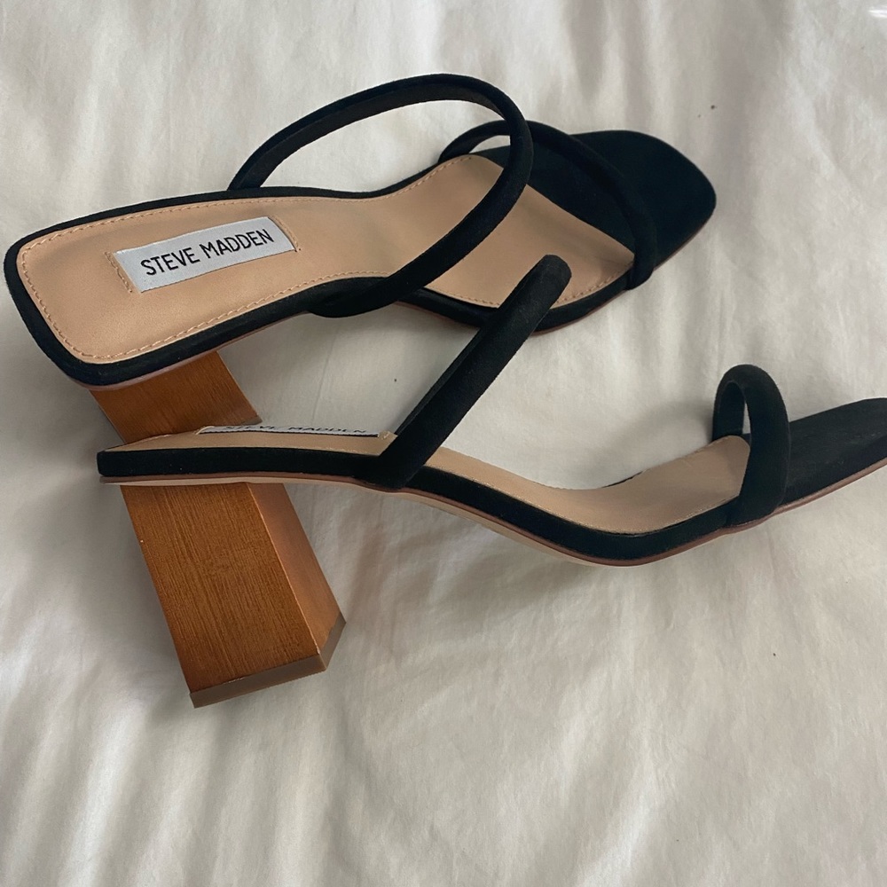 Steve Madden black sandals